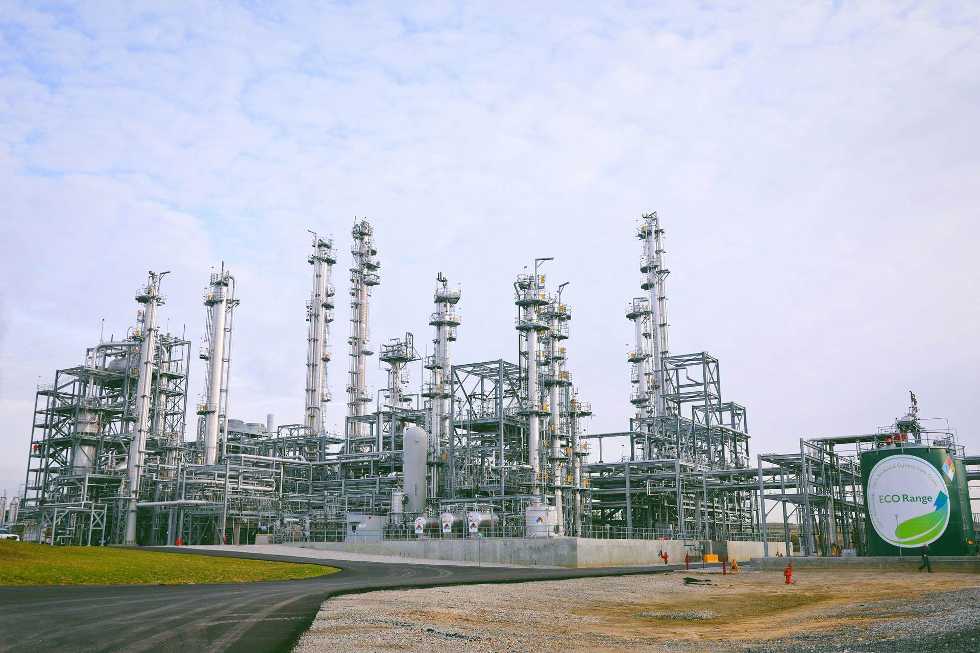 Croda manufacturing plant expansion at Atlas Point, Delaware to enable the manufacture of 100% bio-based and 100% surfactants. This enables the reduction in fossil fuels used and is part of the RSPO supply chain certified via mass balance